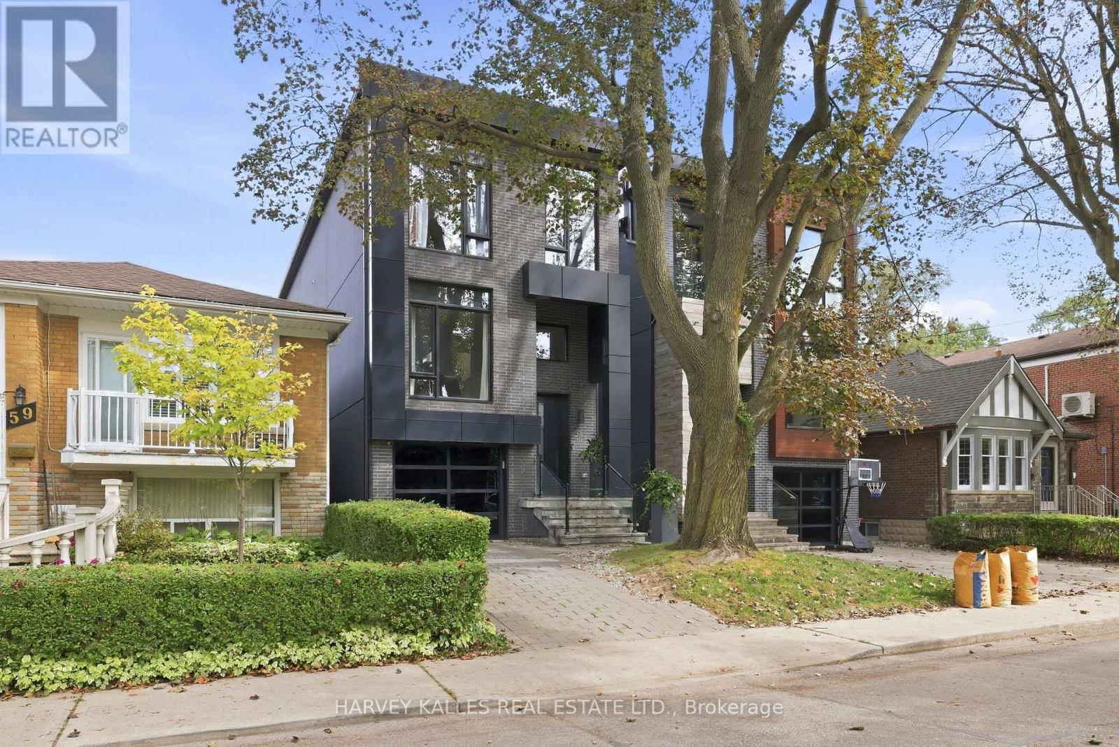 57 ROSENEATH GARDENS, Toronto, Ontario