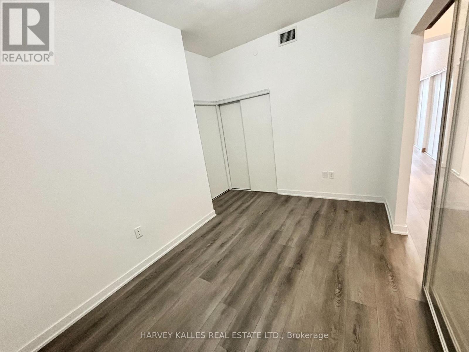 510 - 2433 Dufferin Street, Toronto, Ontario  M6E 0B4 - Photo 13 - W13874340