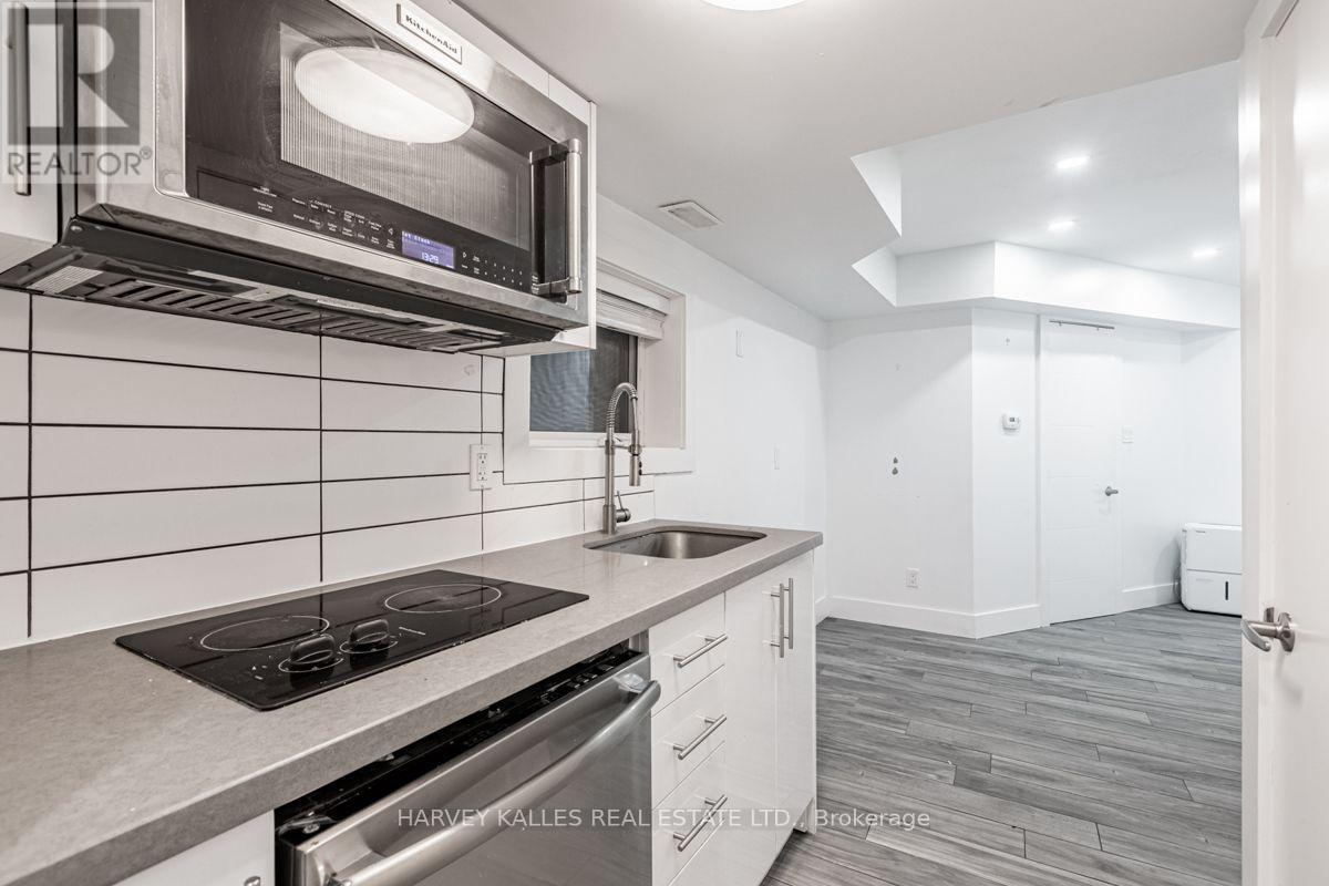 4 - 160 Lansdowne Avenue, Toronto, Ontario  M6K 2V9 - Photo 6 - W13874342