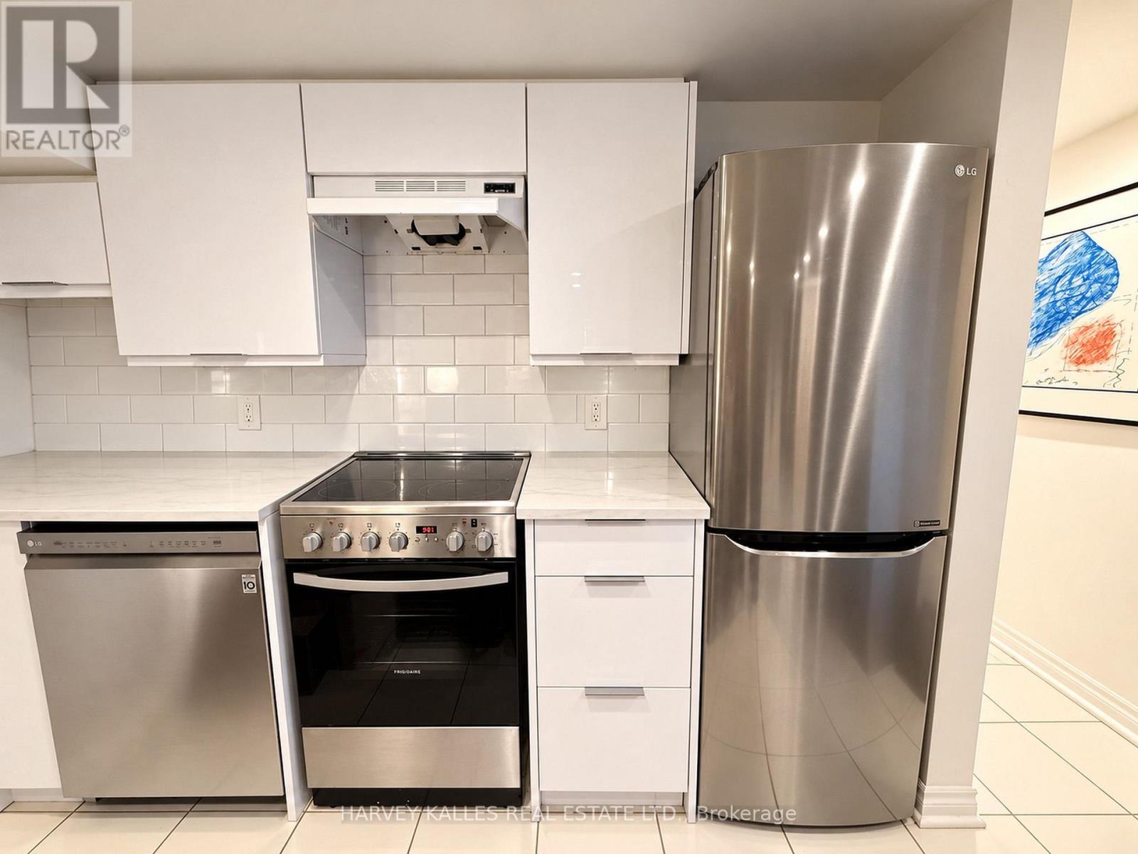 Lower - 183 Westmount Avenue, Toronto, Ontario M6E 3M6 - Photo 10 - C13878234