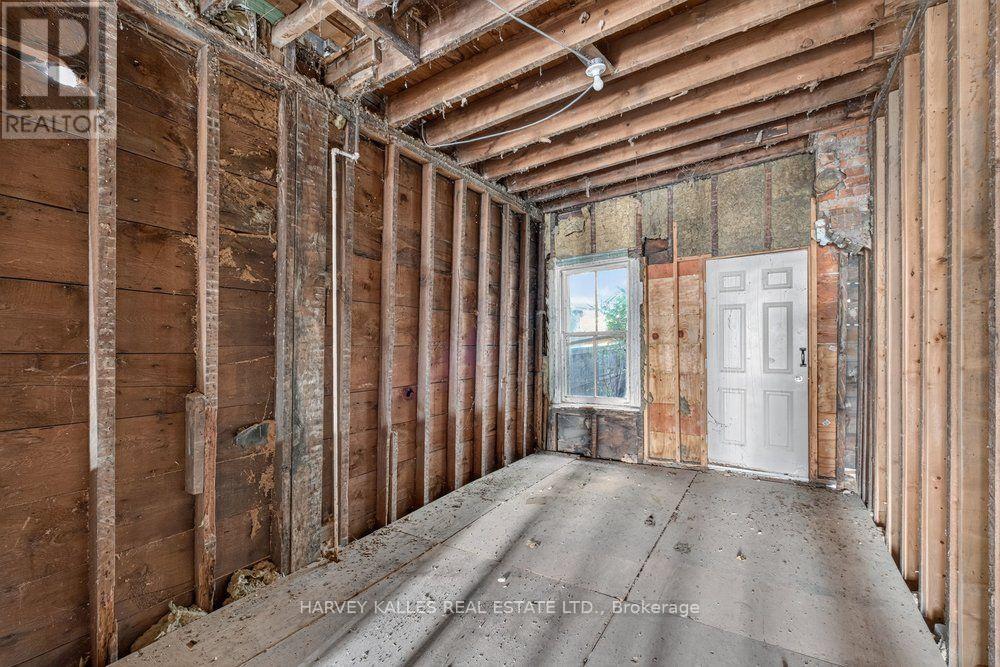 483 Roxton Road, Toronto, Ontario M6G 3R5 - Photo 14 - C13882638