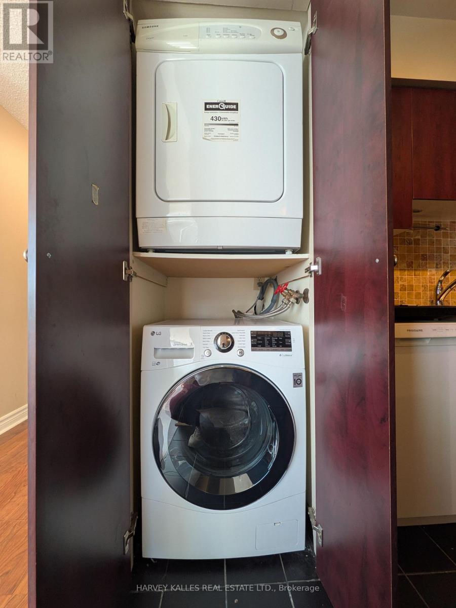 1010 - 1055 Bay Street, Toronto, Ontario  M5S 3A3 - Photo 14 - C13883526