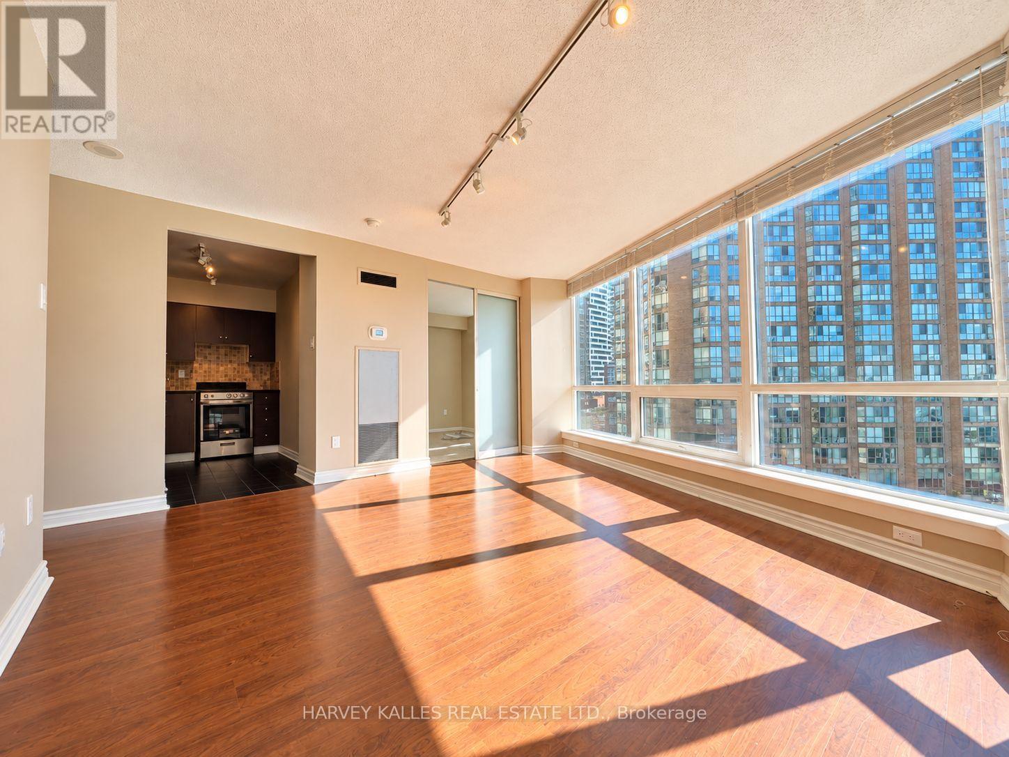 1010 - 1055 Bay Street, Toronto, Ontario  M5S 3A3 - Photo 2 - C13883526