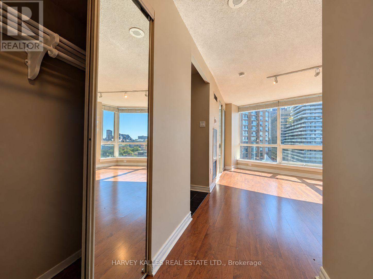 1010 - 1055 Bay Street, Toronto, Ontario  M5S 3A3 - Photo 3 - C13883526
