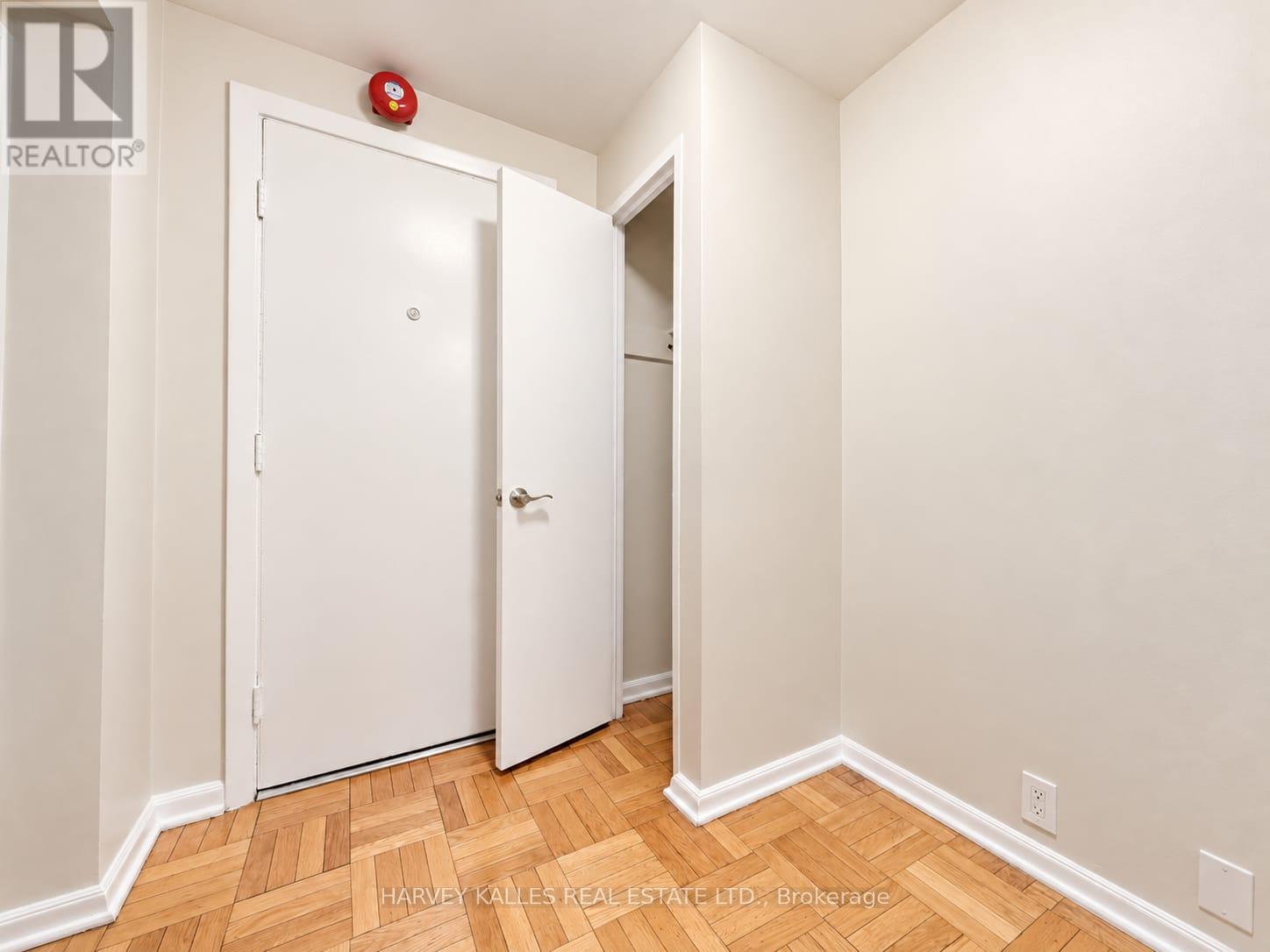 1b - 65 Old Mill Road, Toronto, Ontario M8X 1G9 - Photo 2 - W13883700