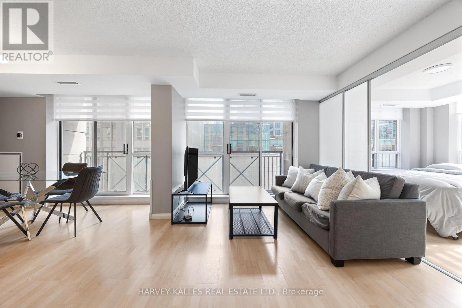 515 - 140 Simcoe Street, Toronto, Ontario M5H 4E9 - Photo 17 - C13885426