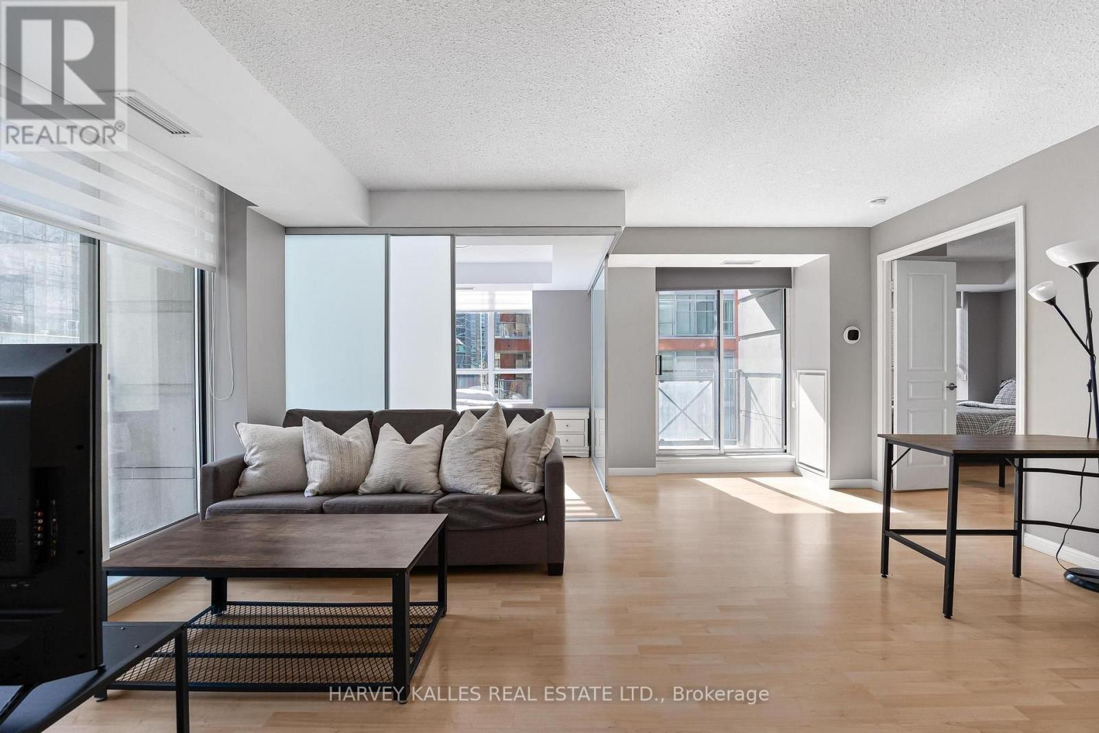 515 - 140 Simcoe Street, Toronto, Ontario M5H 4E9 - Photo 18 - C13885426