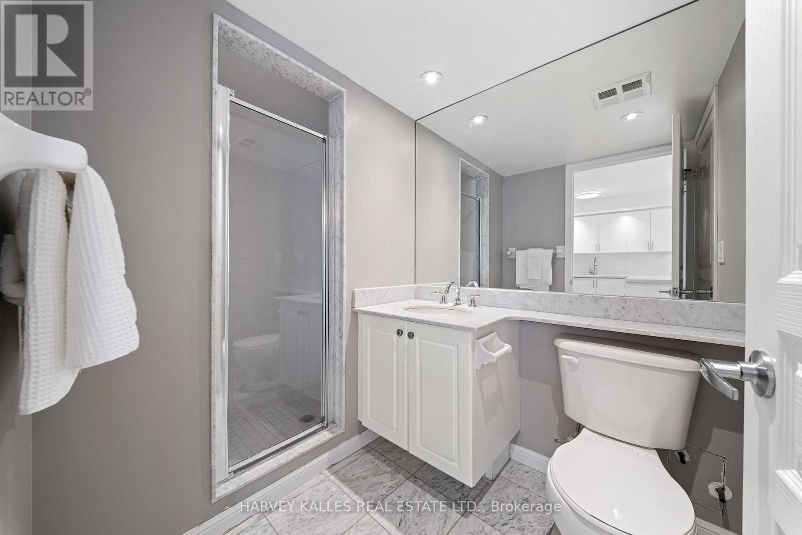 515 - 140 Simcoe Street, Toronto, Ontario M5H 4E9 - Photo 22 - C13885426