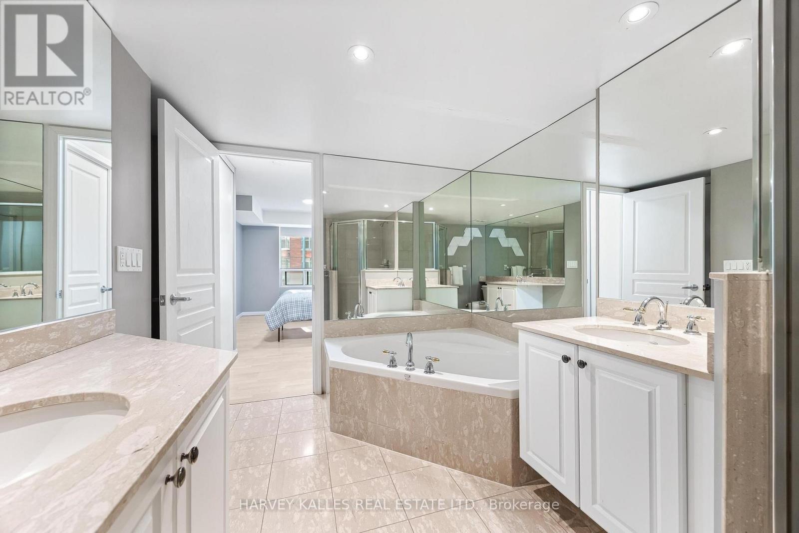 515 - 140 Simcoe Street, Toronto, Ontario M5H 4E9 - Photo 32 - C13885426