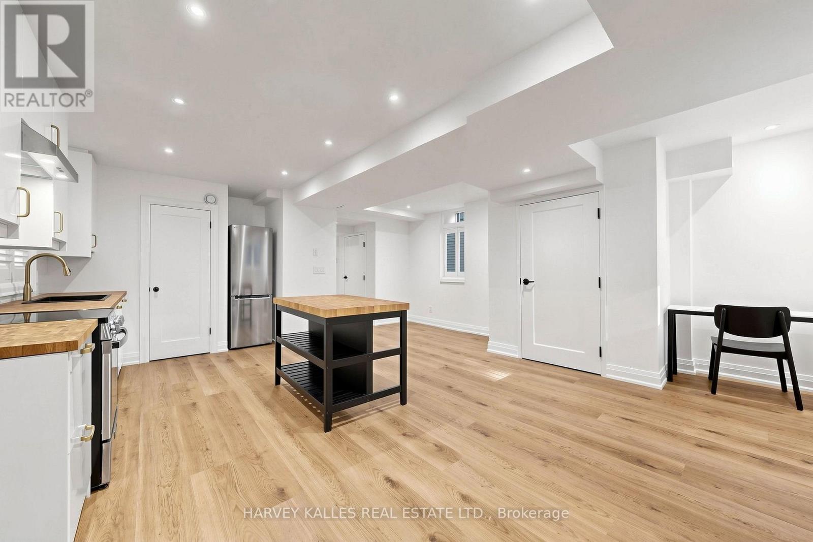 Lower - 7 Tullis Drive, Toronto, Ontario  M4S 2E2 - Photo 10 - C13885968
