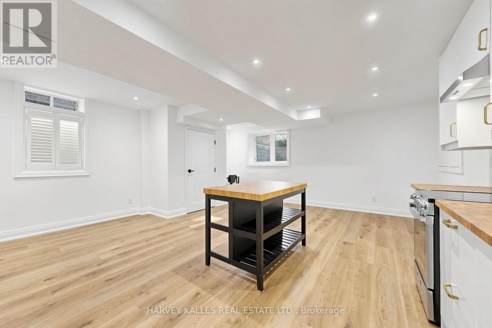 Lower - 7 Tullis Drive, Toronto, Ontario  M4S 2E2 - Photo 11 - C13885968