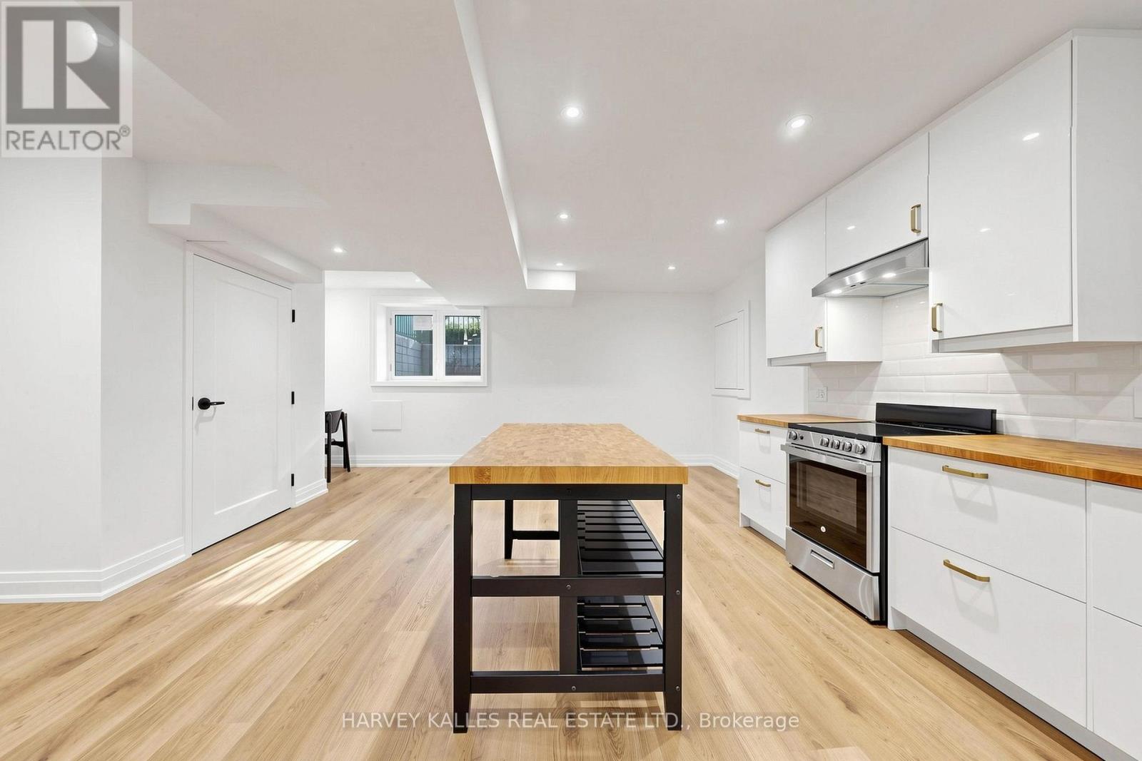 Lower - 7 Tullis Drive, Toronto, Ontario  M4S 2E2 - Photo 12 - C13885968