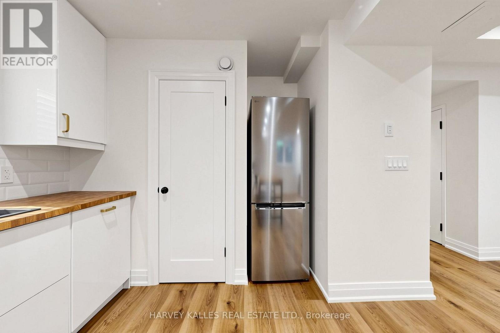 Lower - 7 Tullis Drive, Toronto, Ontario  M4S 2E2 - Photo 15 - C13885968