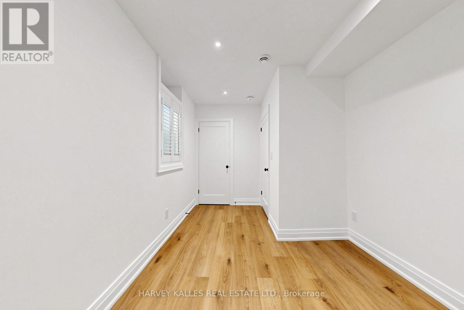 Lower - 7 Tullis Drive, Toronto, Ontario  M4S 2E2 - Photo 18 - C13885968