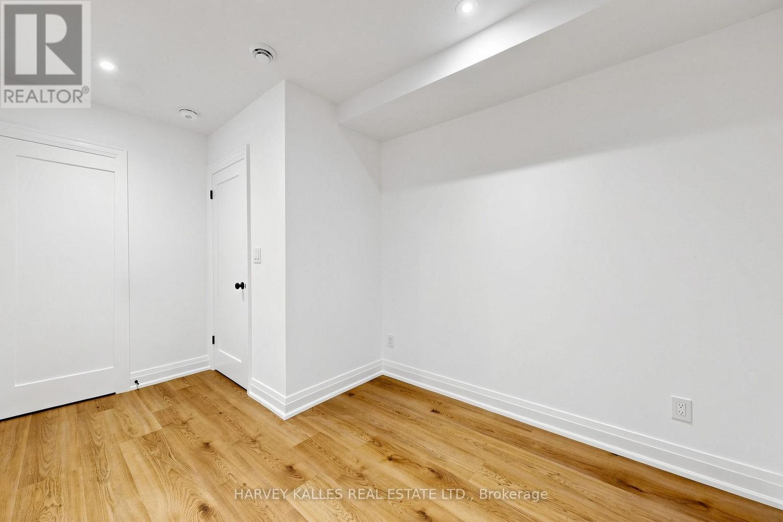 Lower - 7 Tullis Drive, Toronto, Ontario  M4S 2E2 - Photo 20 - C13885968
