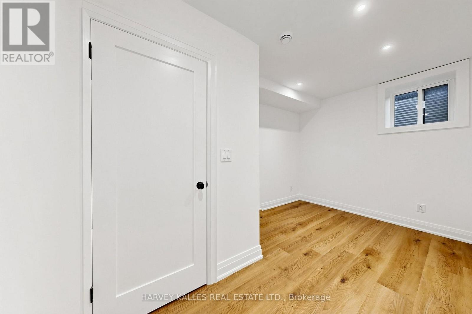 Lower - 7 Tullis Drive, Toronto, Ontario  M4S 2E2 - Photo 21 - C13885968