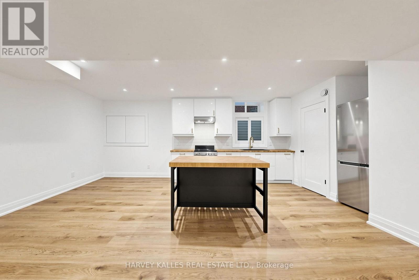 Lower - 7 Tullis Drive, Toronto, Ontario  M4S 2E2 - Photo 7 - C13885968