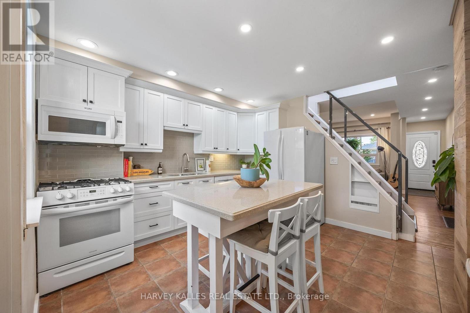 495 Roxton Road, Toronto, Ontario M6G 3R5 - Photo 10 - C13886498