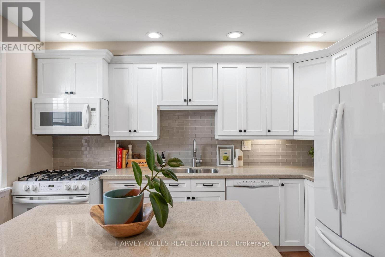 495 Roxton Road, Toronto, Ontario M6G 3R5 - Photo 13 - C13886498