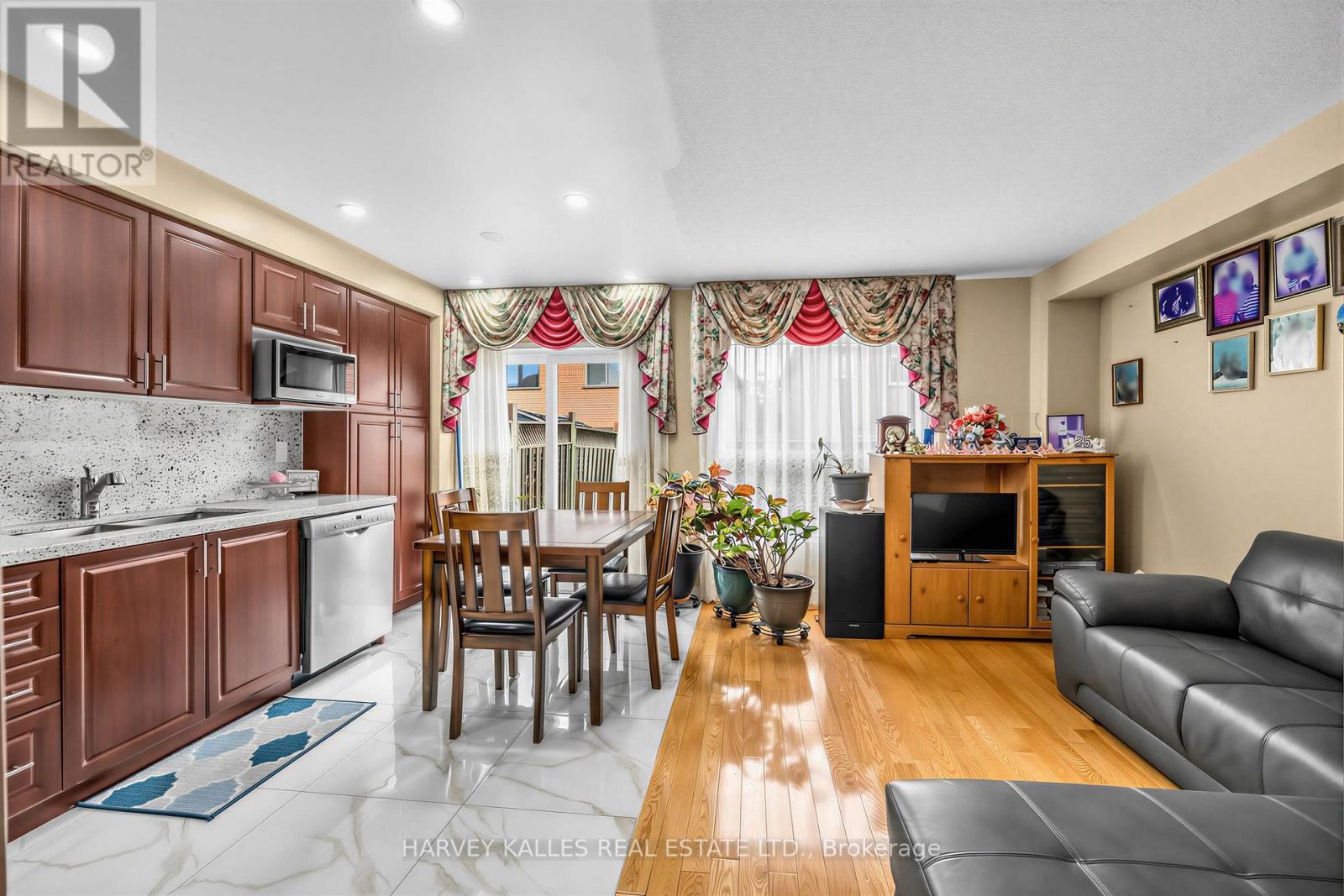 39 Ridgefield Court, Brampton, Ontario  L6P 1B4 - Photo 11 - W14003622
