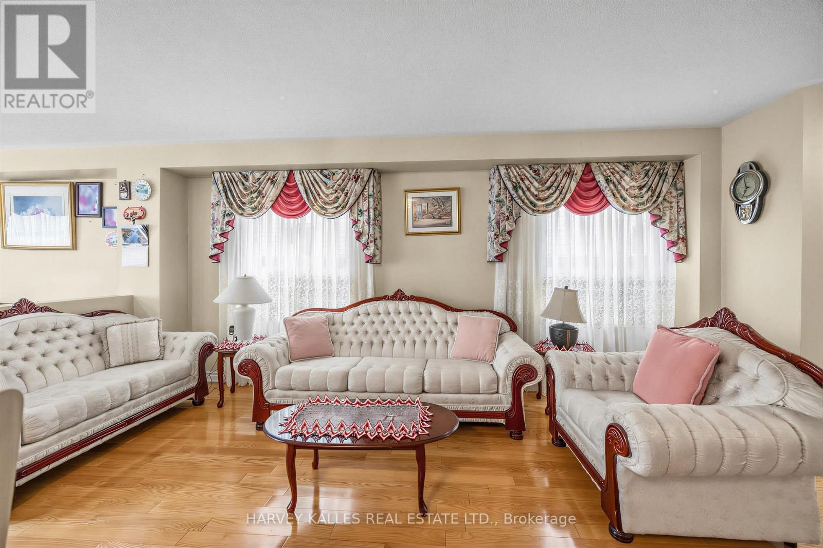 39 Ridgefield Court, Brampton, Ontario  L6P 1B4 - Photo 5 - W14003622