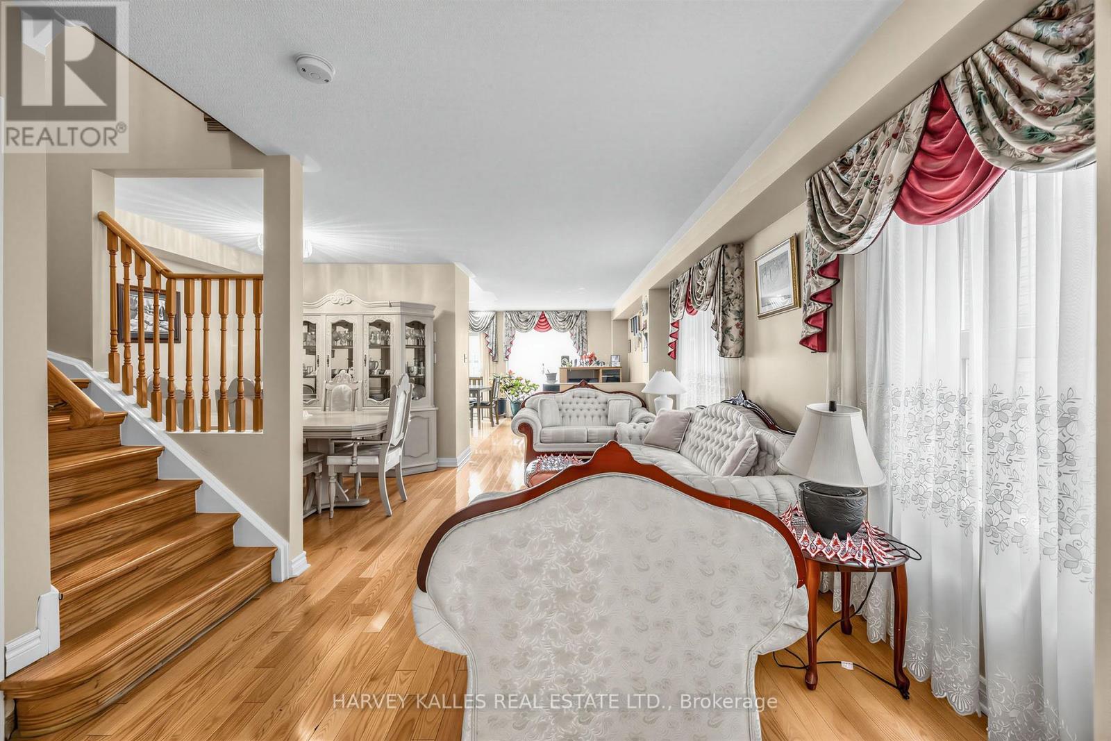 39 Ridgefield Court, Brampton, Ontario  L6P 1B4 - Photo 6 - W14003622