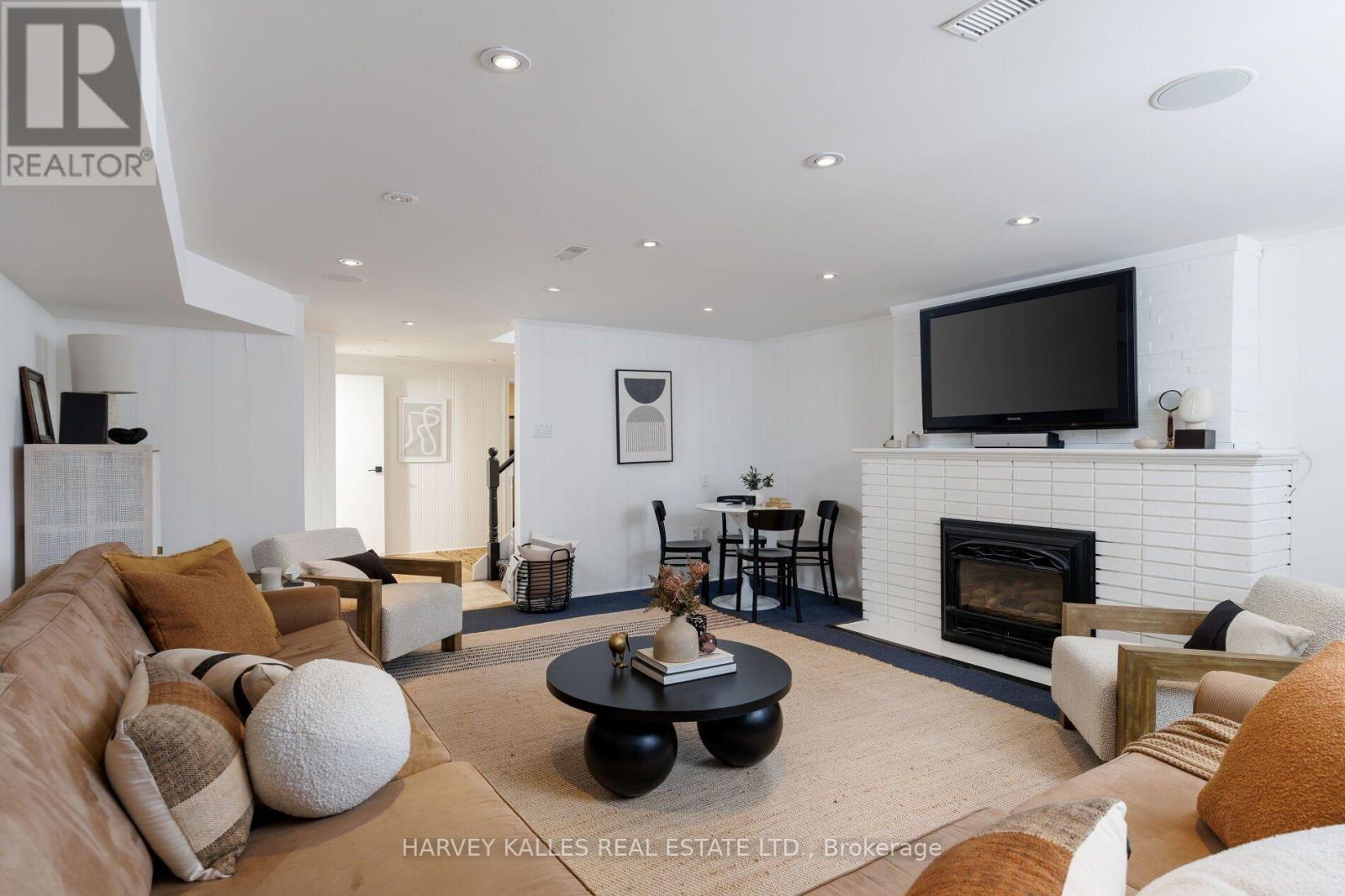 15 Moorehill Drive, Toronto, Ontario M4G 1A3 - Photo 38 - C14010858