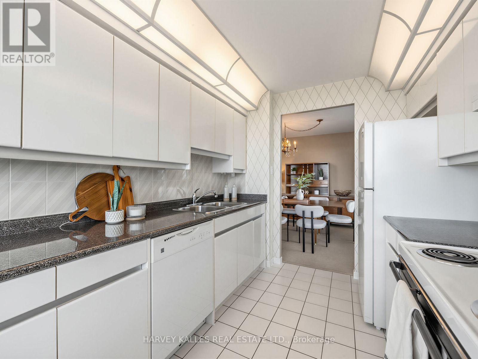 707 - 120 Promenade Circle, Vaughan, Ontario L4J 7W9 - Photo 18 - N14010464