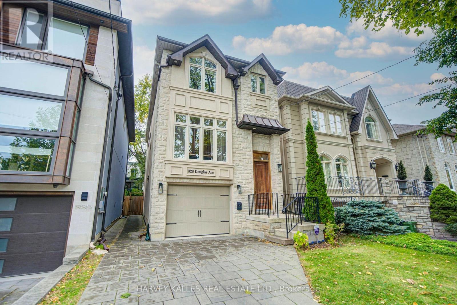 328 DOUGLAS AVENUE, Toronto, Ontario