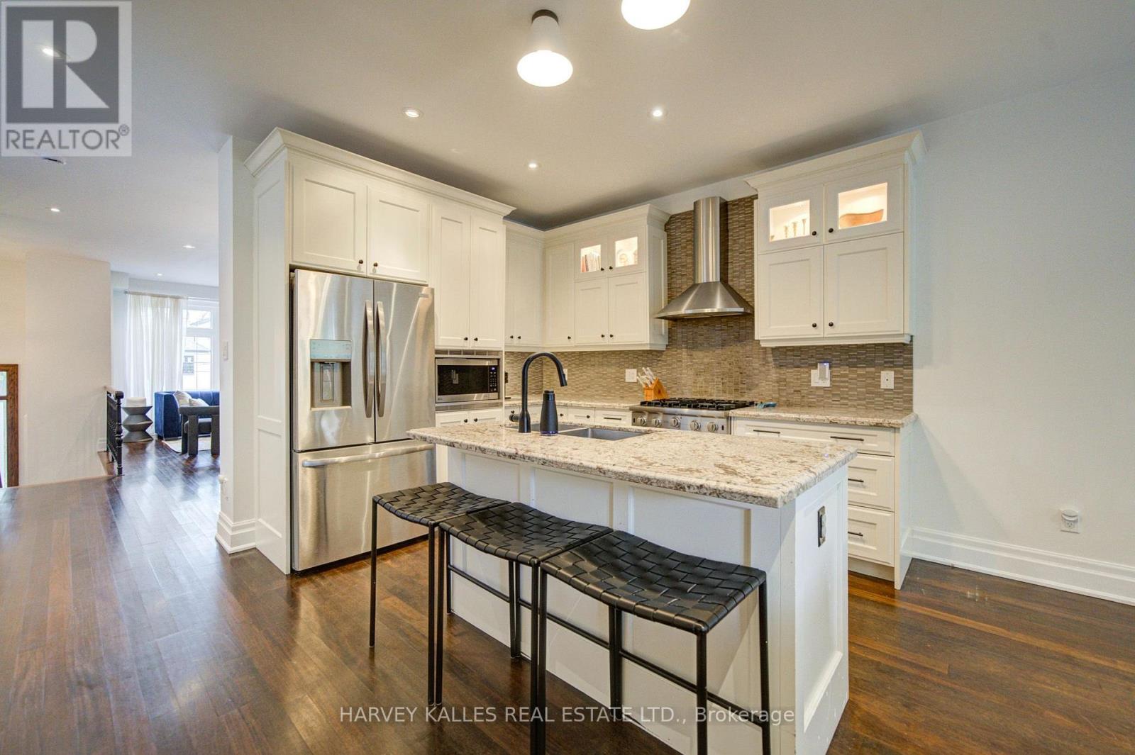 328 Douglas Avenue, Toronto, Ontario M5M 1H1 - Photo 11 - C14020896