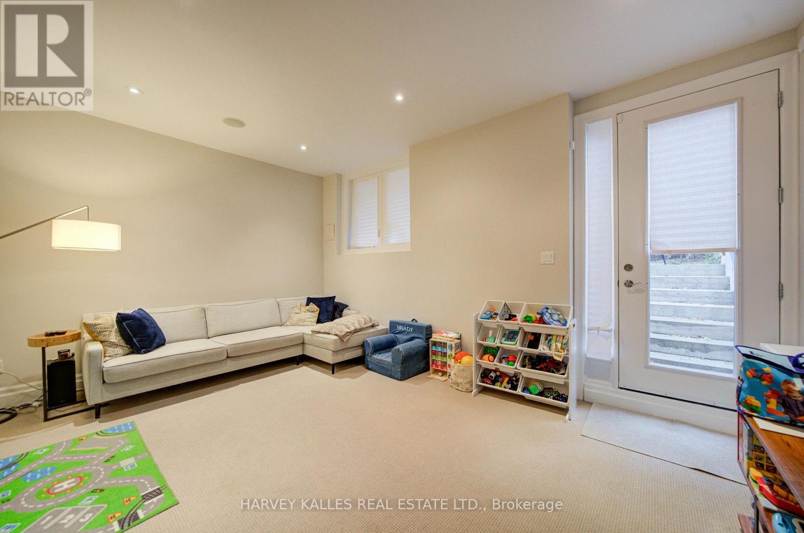 328 Douglas Avenue, Toronto, Ontario M5M 1H1 - Photo 36 - C14020896