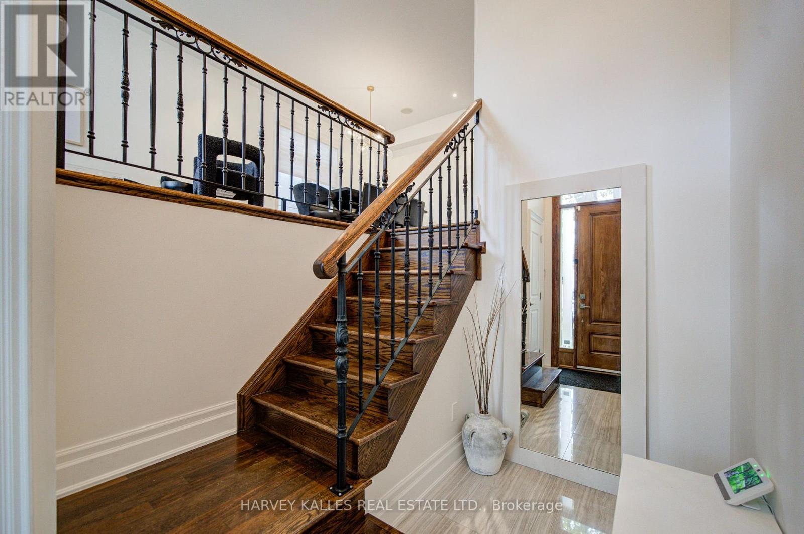 328 Douglas Avenue, Toronto, Ontario M5M 1H1 - Photo 5 - C14020896