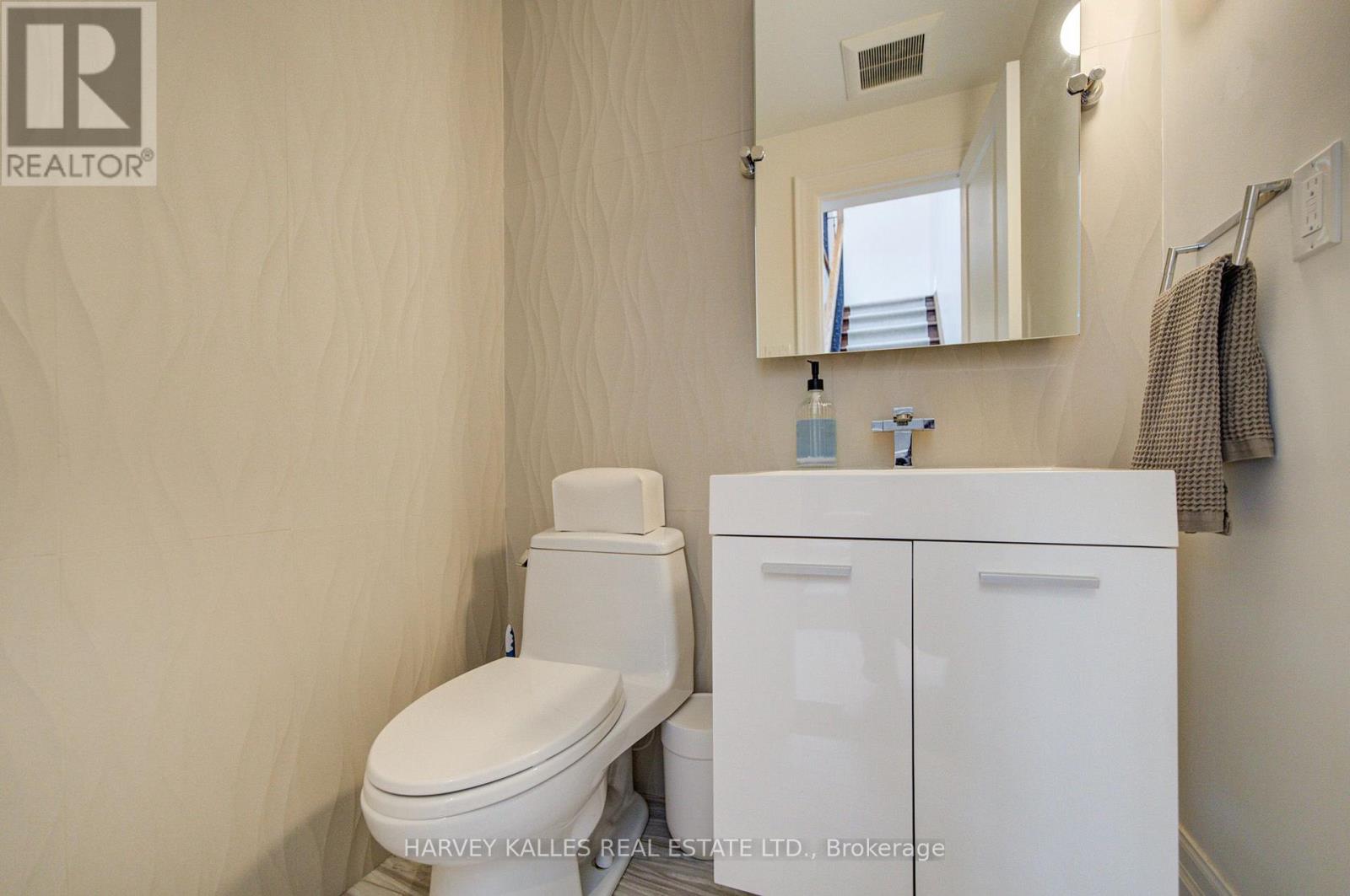 328 Douglas Avenue, Toronto, Ontario M5M 1H1 - Photo 9 - C14020896