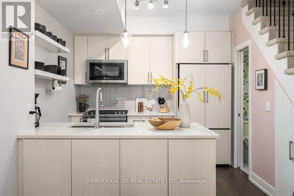 61 - 1 Elsie Lane, Toronto, Ontario M6P 0B8 - Photo 11 - W14028572