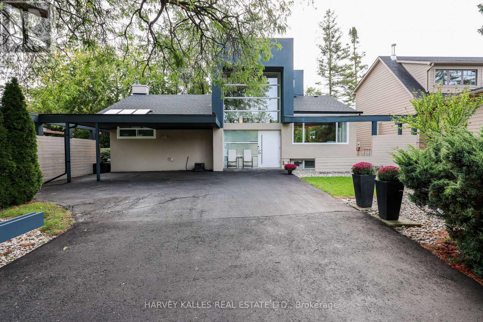 90 BERKINSHAW CRESCENT, Toronto, Ontario