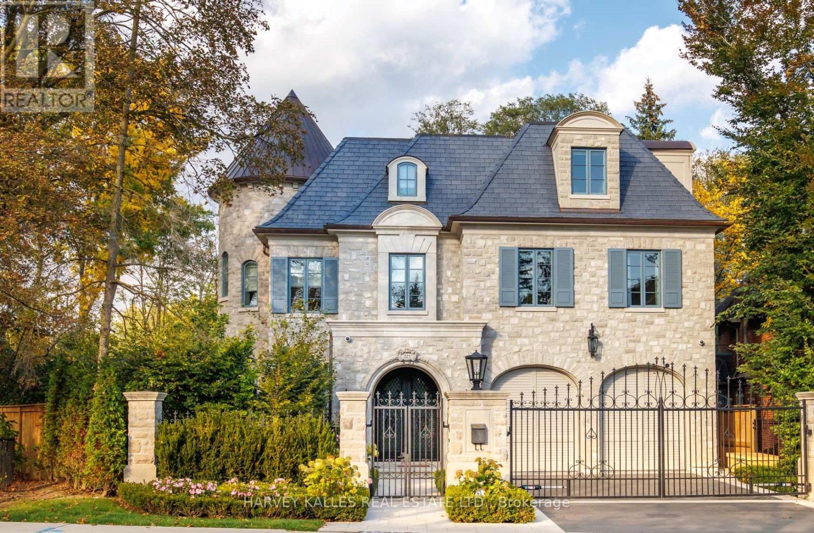 221 Forest Hill Road, Toronto, Ontario M5P 2N3 - Photo 2 - C14033514