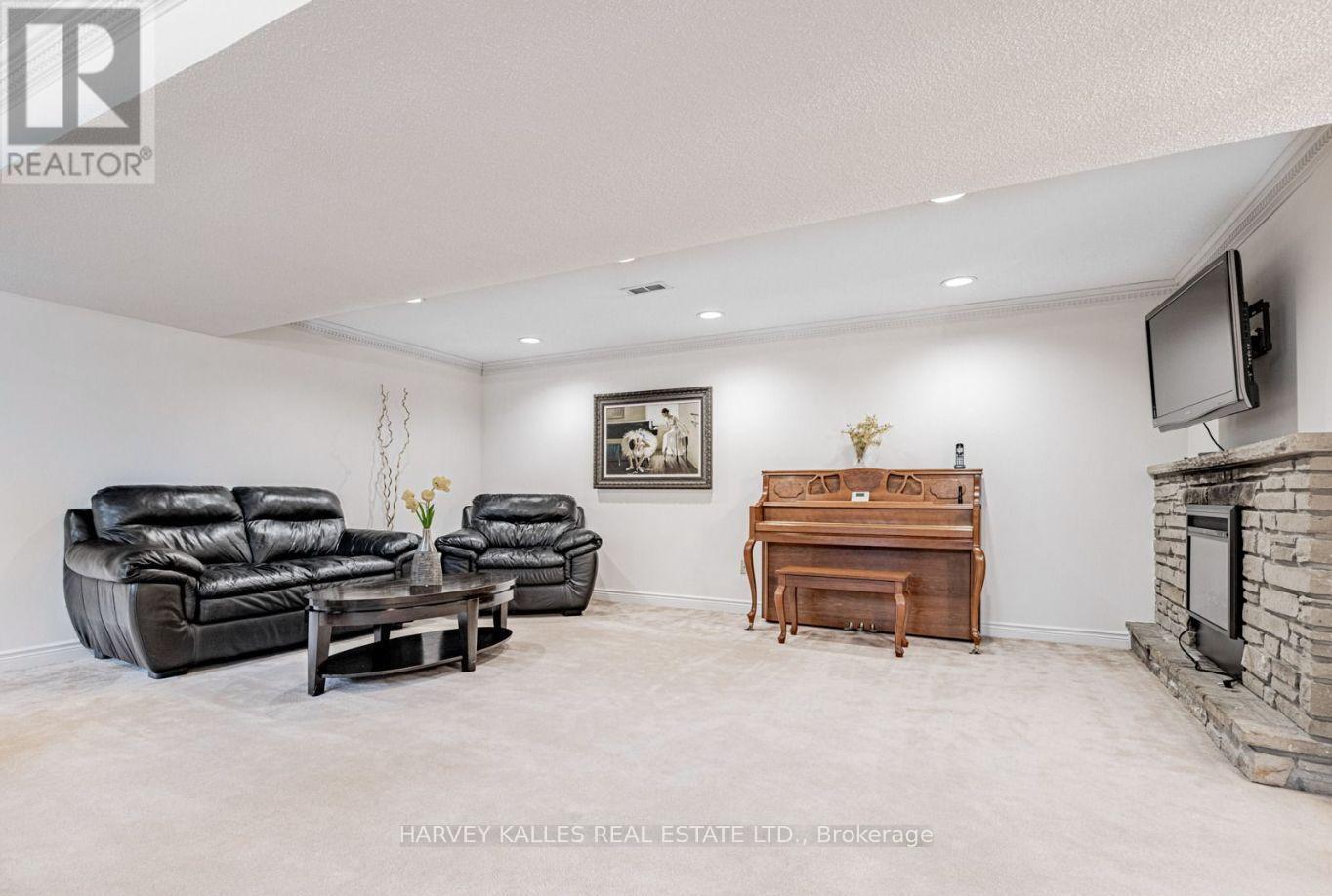 5 Parmbelle Crescent, Toronto, Ontario  M3A 3G5 - Photo 19 - C14033814