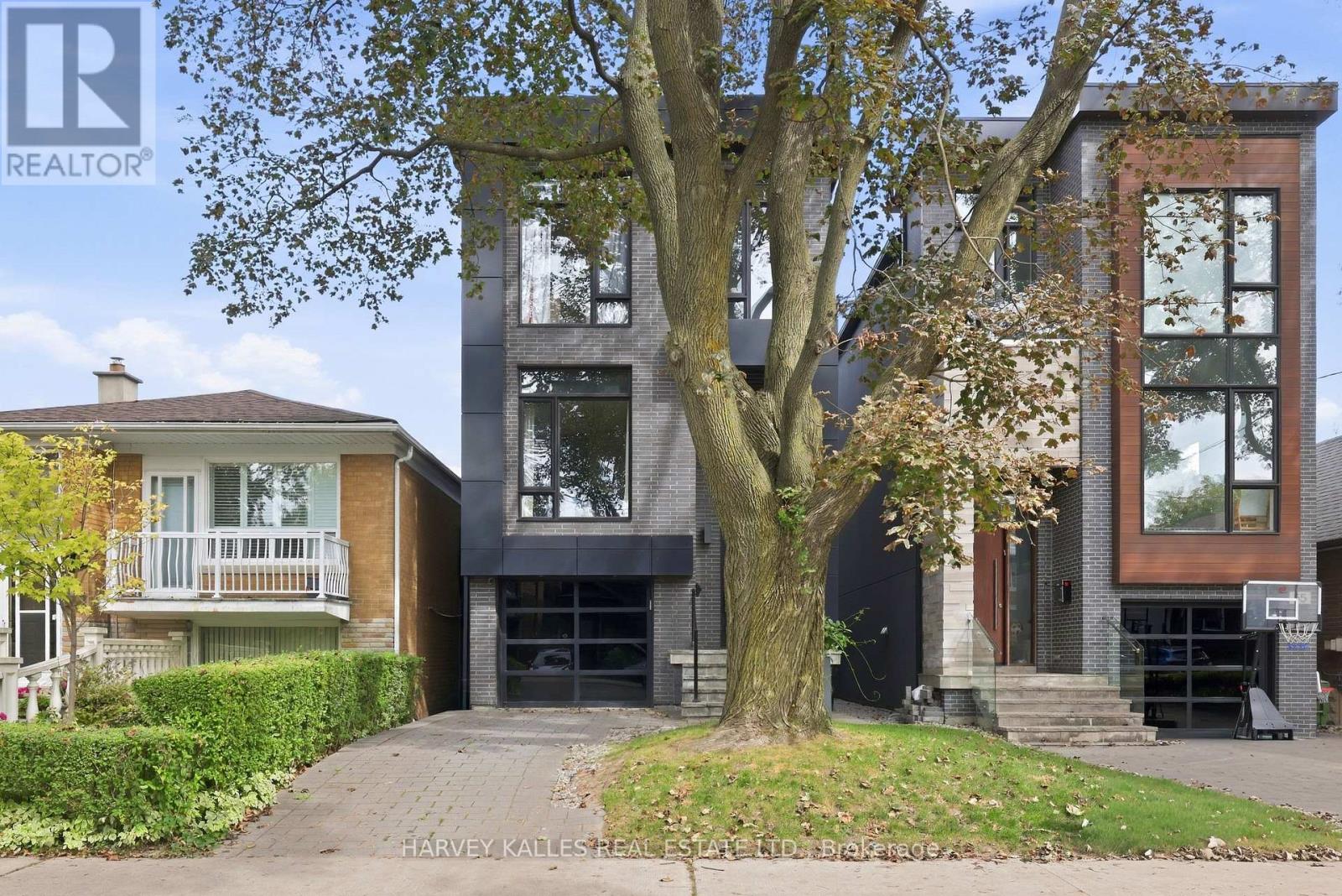 57 Roseneath Gardens, Toronto, Ontario M6C 3X5 - Photo 2 - C14094266