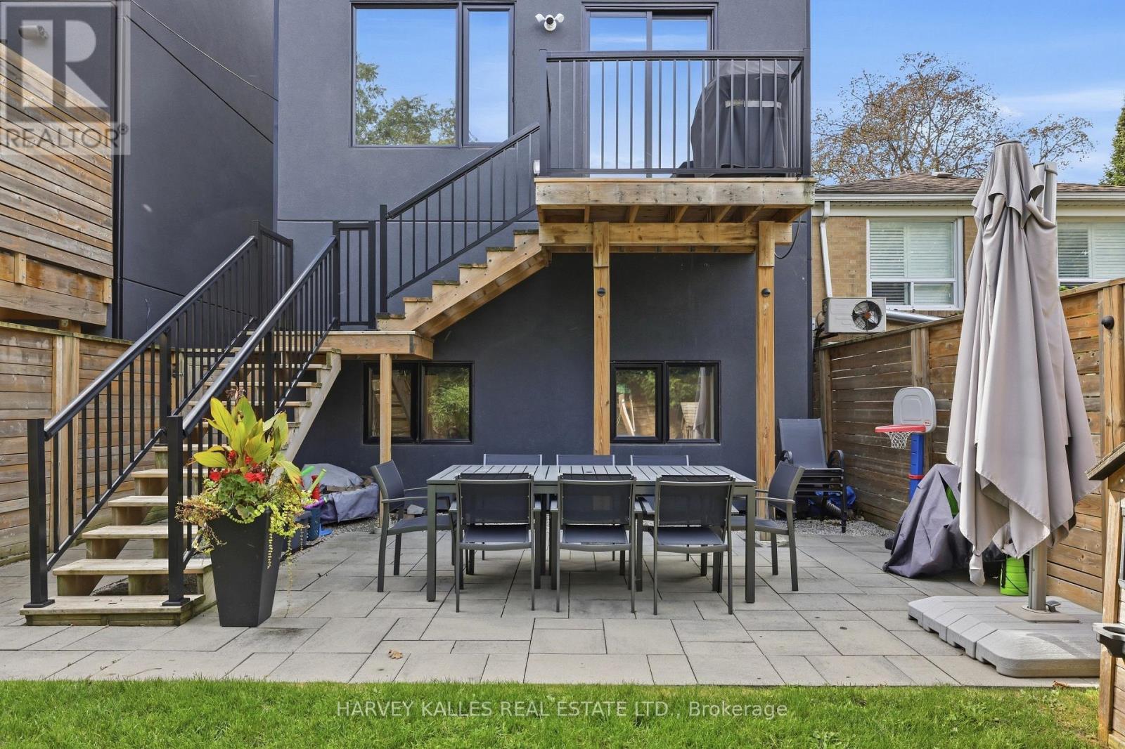 57 Roseneath Gardens, Toronto, Ontario M6C 3X5 - Photo 34 - C14094266