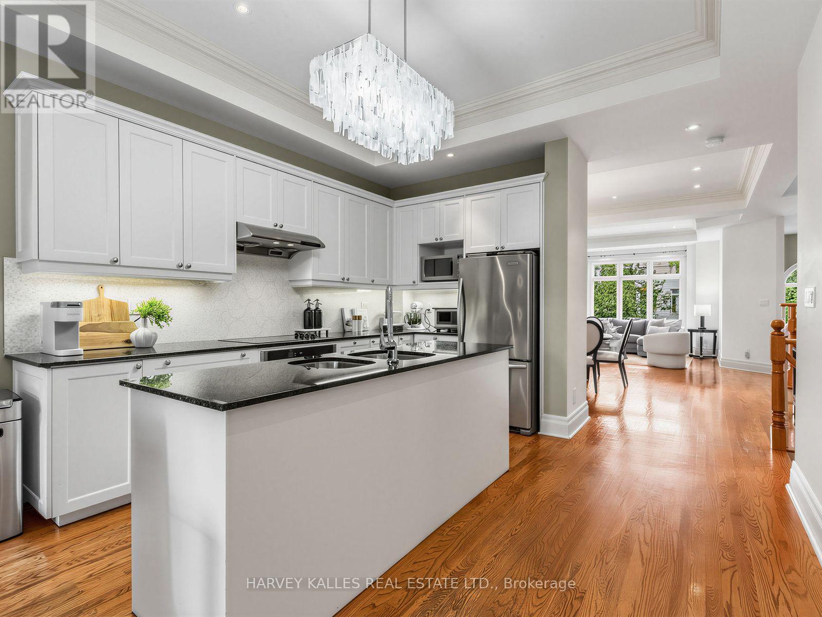 397 Brooke Avenue, Toronto, Ontario M5M 2L5 - Photo 6 - C14099904