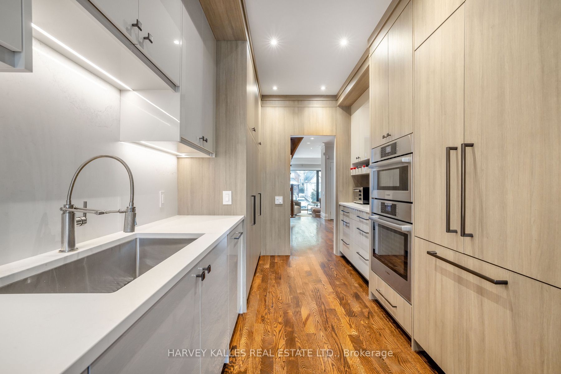 68 Gilgorm Road, Toronto, Ontario   - Photo 6 - C12044440